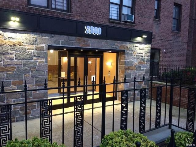 2860 Bailey Ave unit 3F, Bronx, NY 10463 - photo 1