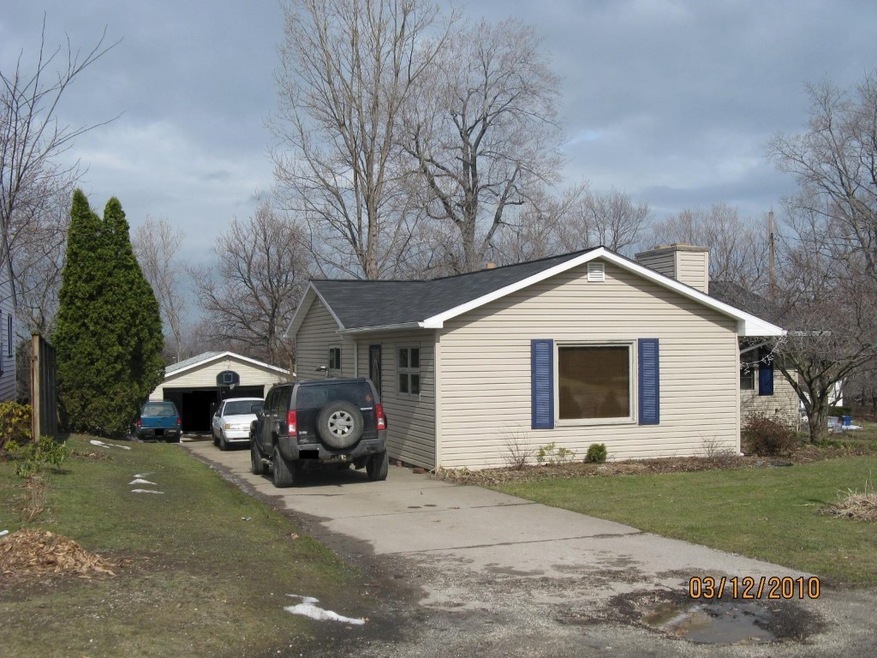 3152 Bradford Ave, Erie, PA 16506 - photo 1