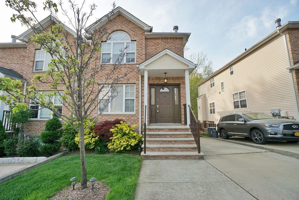 26 El Camino Loop, Staten Island, NY 10309 - photo 1