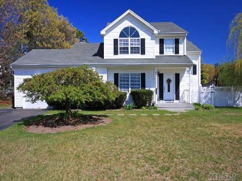 115 Spence Ave, Holtsville, NY 11742 - photo 1