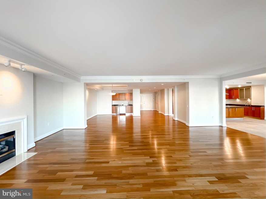 The Ritz-Carlton Residences, Baltimore, MD 21230 - photo 1