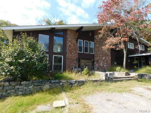 25 Sunrise Dr, Putnam Valley, NY 10579 - photo 1