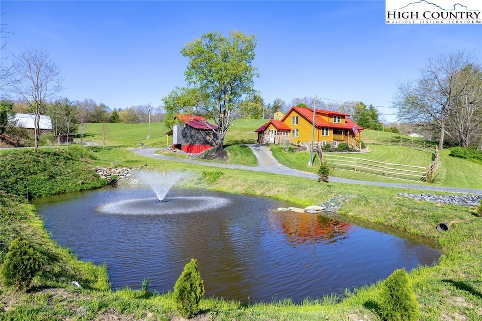 Imagine having a picnik on the banks of your pond