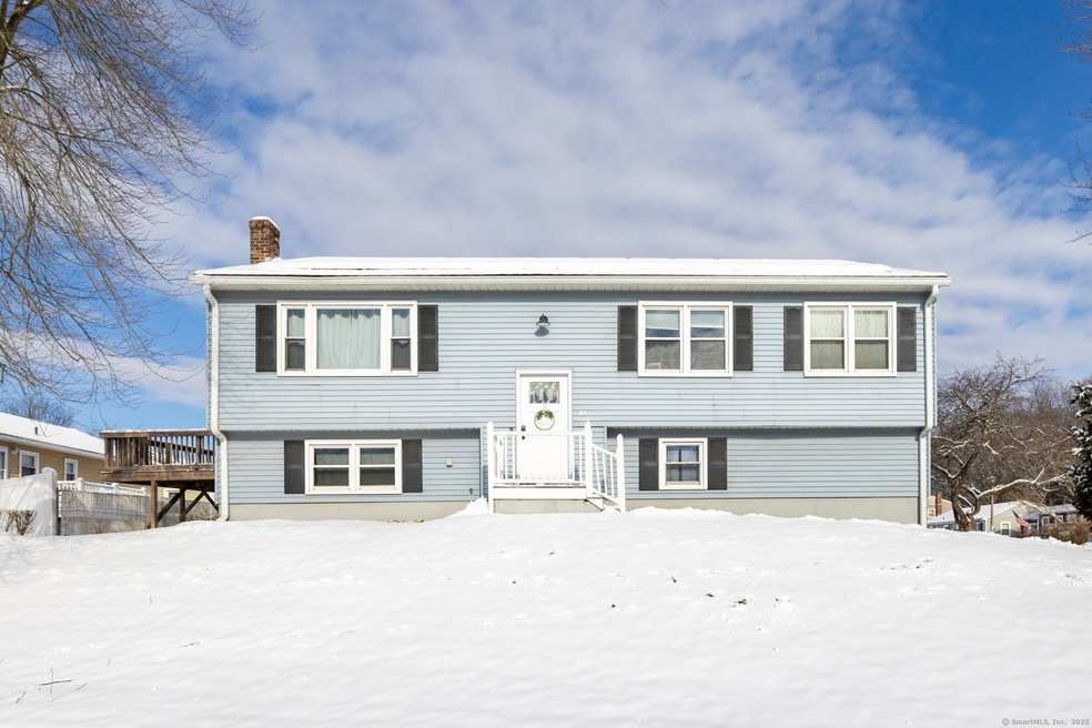 83 Roberta Dr, Middletown, CT 06457 - photo 1