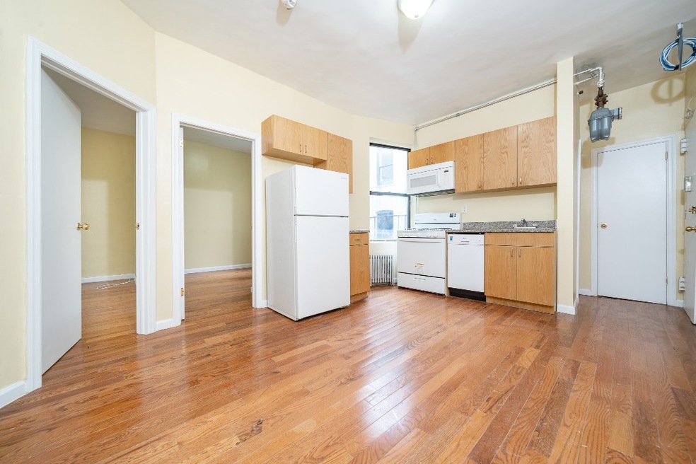 15 Arden St unit 42, New York, NY 10040 - photo 1