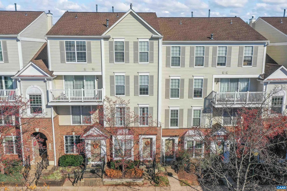 46938 Courtyard Square, Sterling, VA 20164 - photo 1