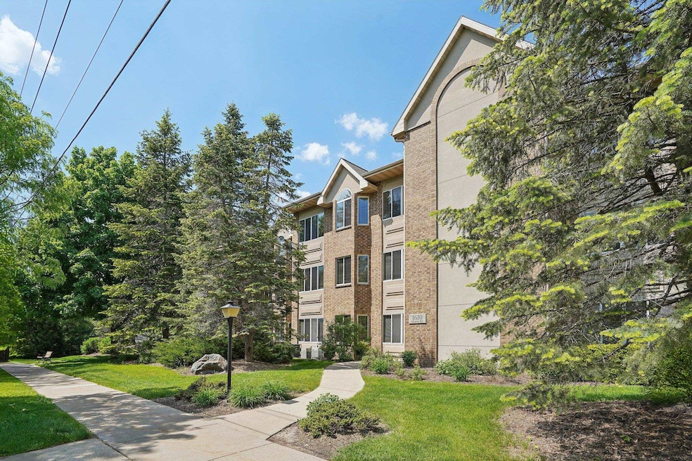 1610 Wheeler Rd unit 2C, Madison, WI 53704 - photo 1