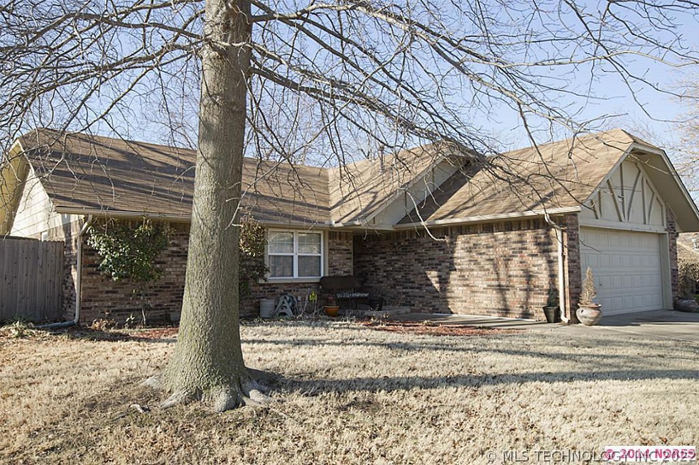 Quiet cul-de-sac in fabulous location! All newer w