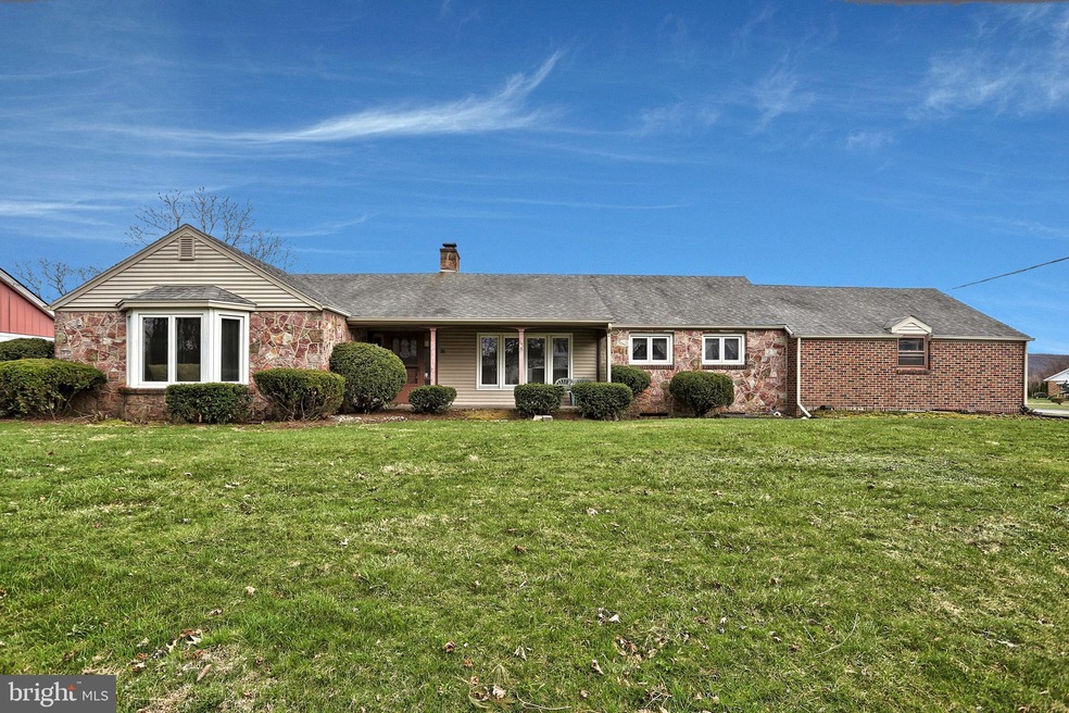 65 Ryan Ave, Tamaqua, PA 18252 - photo 1