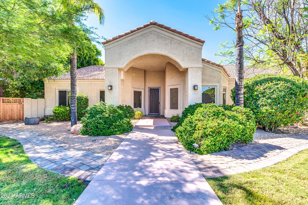 2342 N Lemon Cir-3