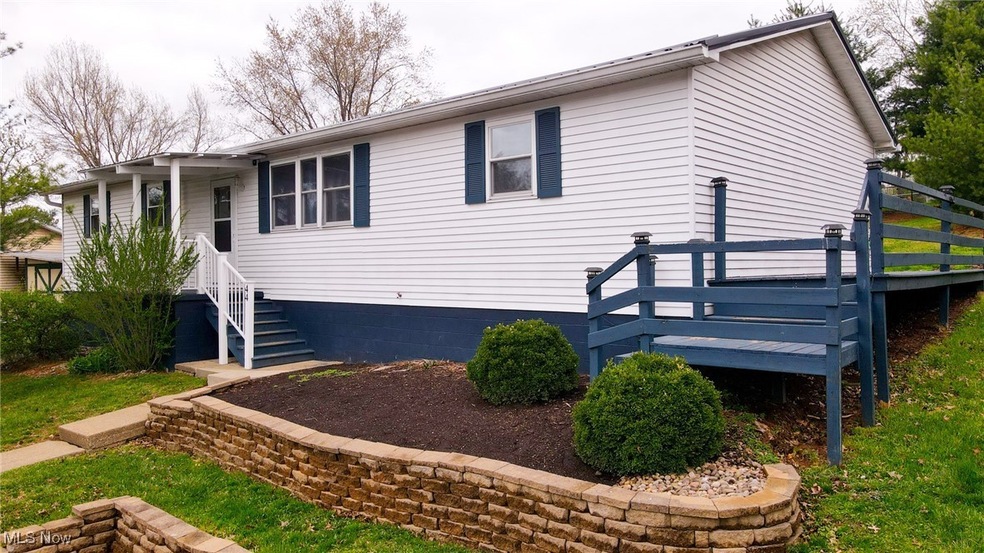 44 Hickory Dr, Little Hocking, OH 45742 - photo 1