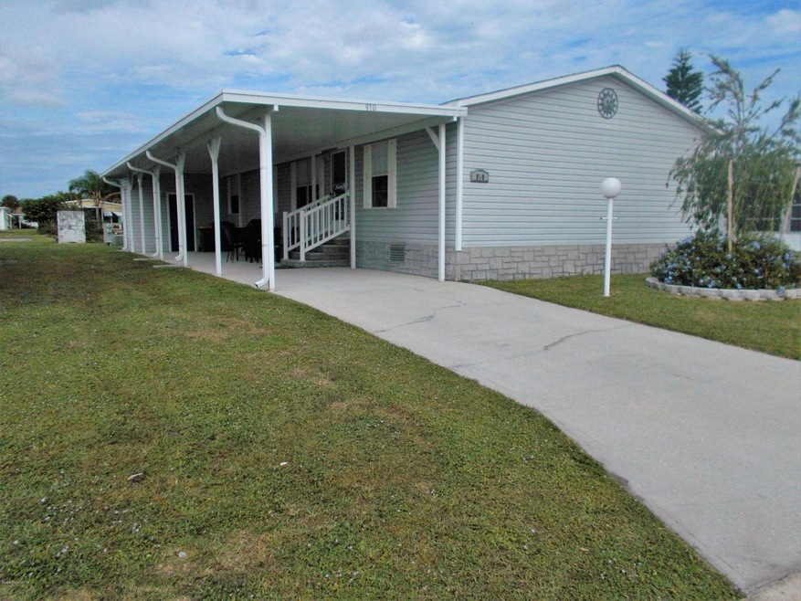 910 Pecan Cir, Sebastian, FL 32976 - photo 1