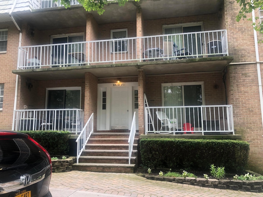 65 Elmwood Park Dr unit 19, Staten Island, NY 10314 - photo 1