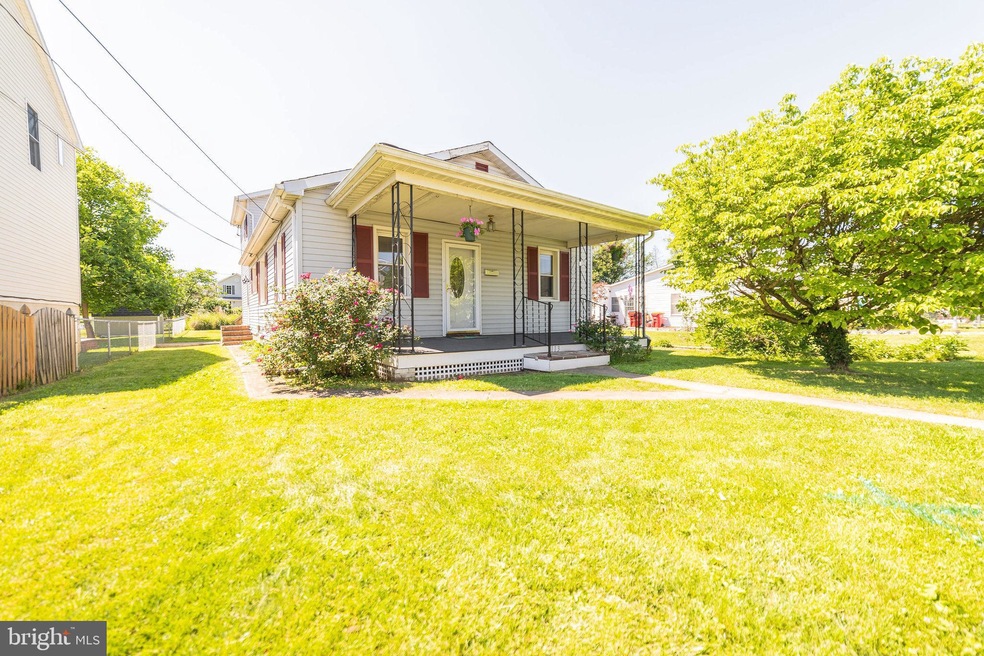 113 W 6th Ave, Ranson, WV 25438 - photo 1