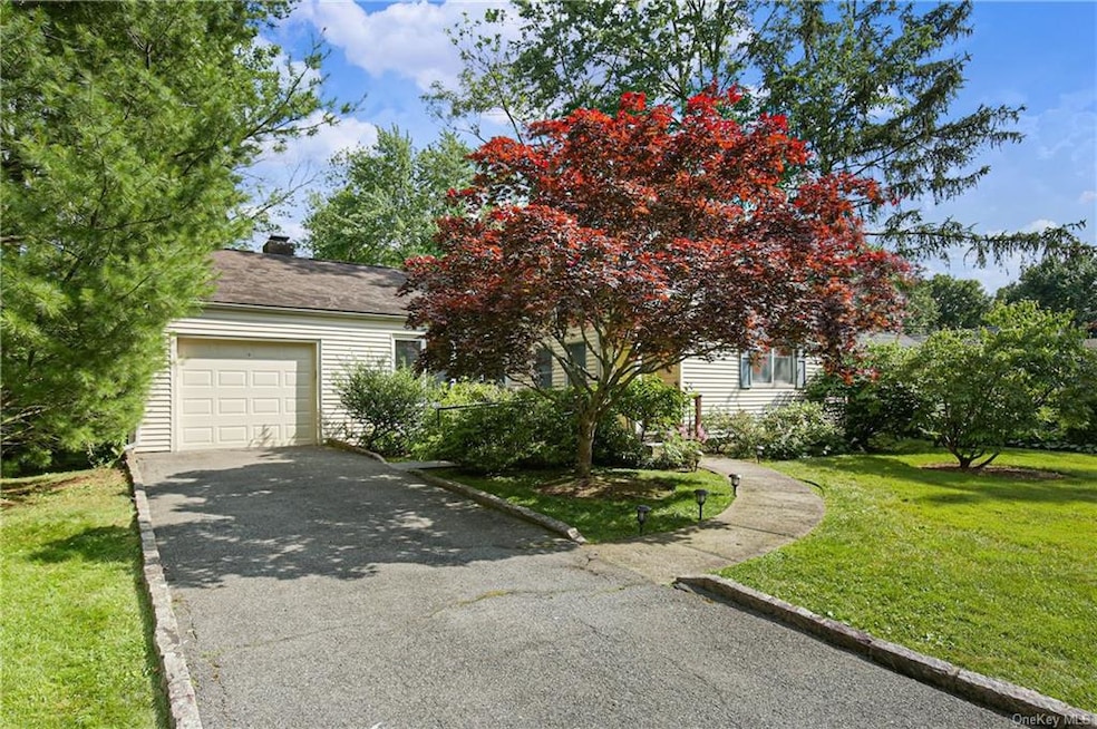 Welcome home to 53 Darling Ave!