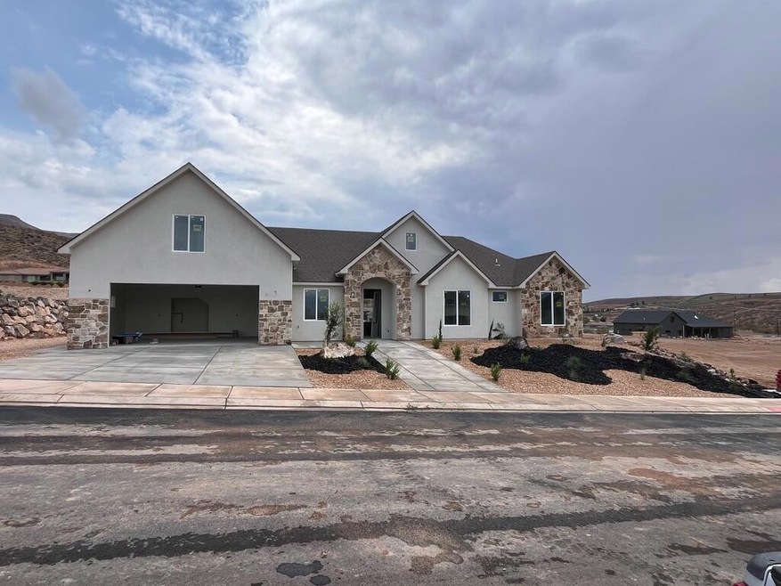 1037 W Rock View Dr, Hurricane, UT 84737 - photo 1