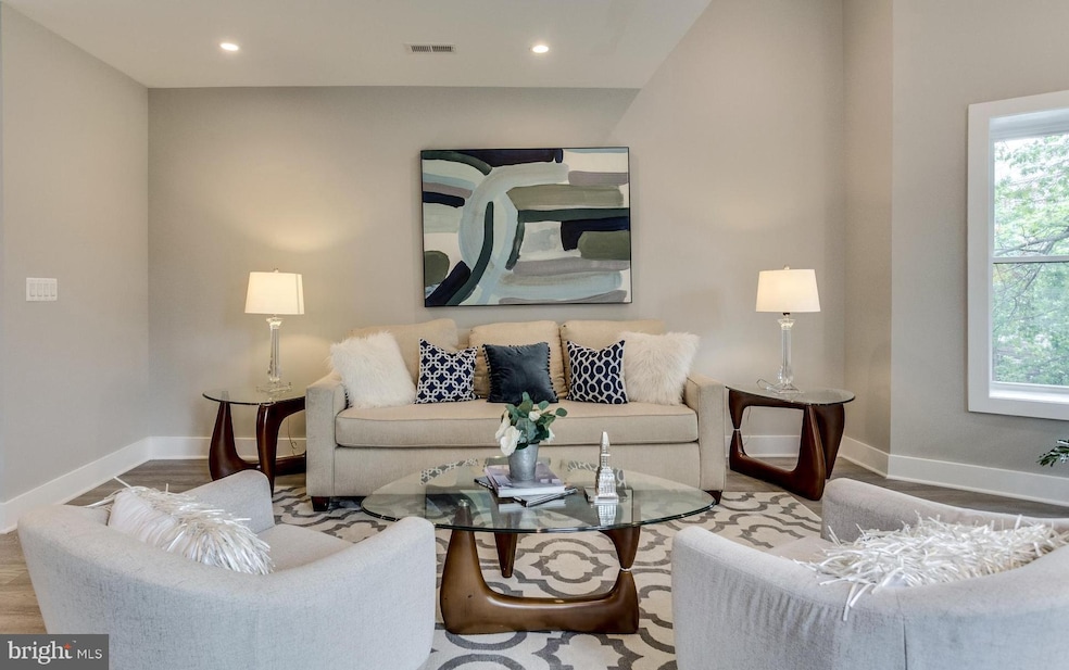 139 P St NW unit B, Washington, DC 20001 - photo 1