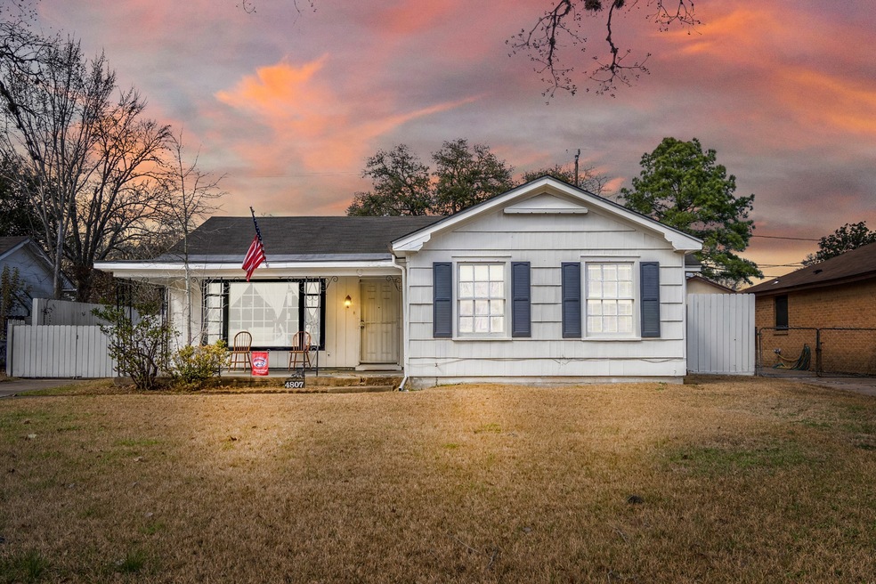 4807 Marietta Ln, Houston, TX 77021 - photo 1