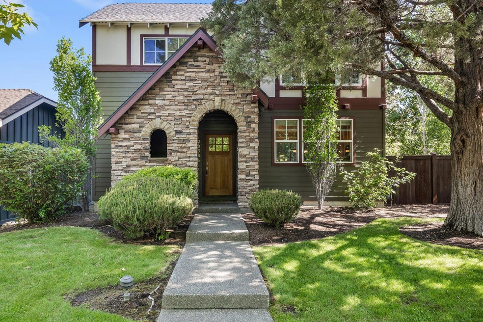 20386 Aberdeen Dr, Bend, OR 97702 - photo 1