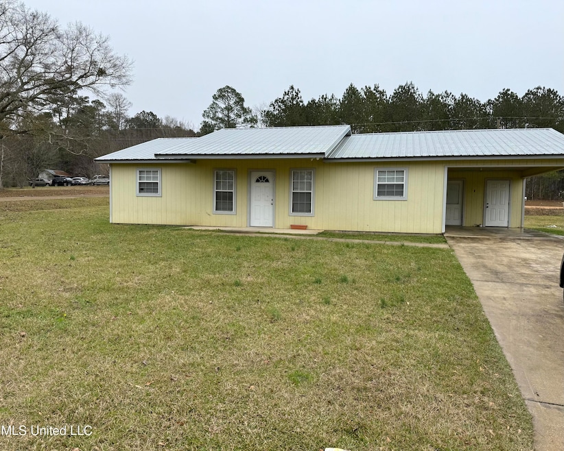 112 Adams Ave, Magee, MS 39111 - photo 1