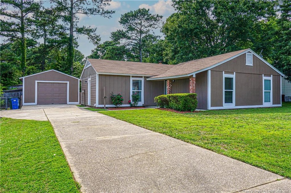 610 Missenburg Ct, Fayetteville, NC 28314 - photo 1