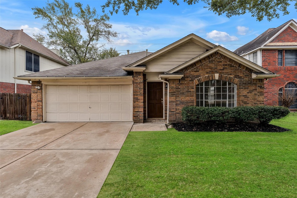 16007 Lakestone Dr, Tomball, TX 77377 - photo 1