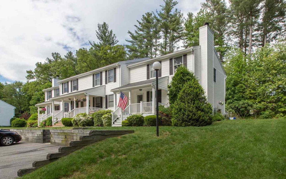 3 W Pine St unit 24, Plaistow, NH 03865 - photo 1