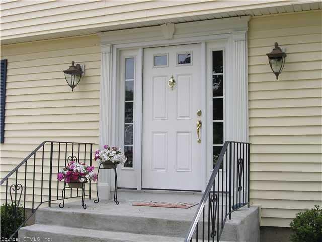 52 Orchard Hill Dr, Wethersfield, CT 06109 - photo 1