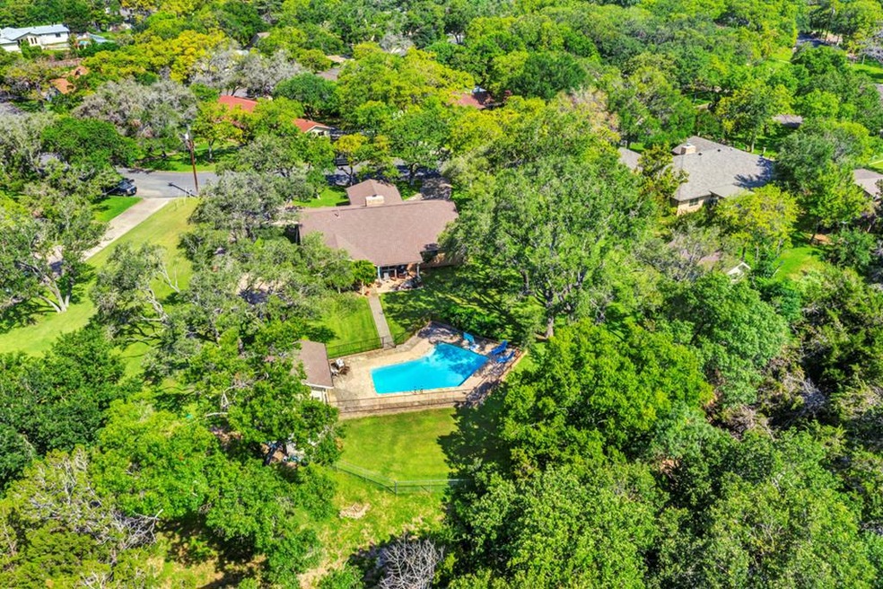 2011 Briarwood Cir, Fredericksburg, TX 78624 - photo 1