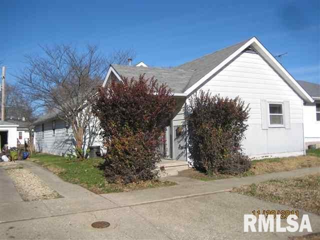 520 4th St, Lincoln, IL 62656 - photo 1