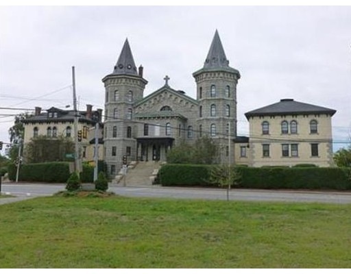 201 Thorndike St unit 2-06, Lowell, MA 01852 - photo 1