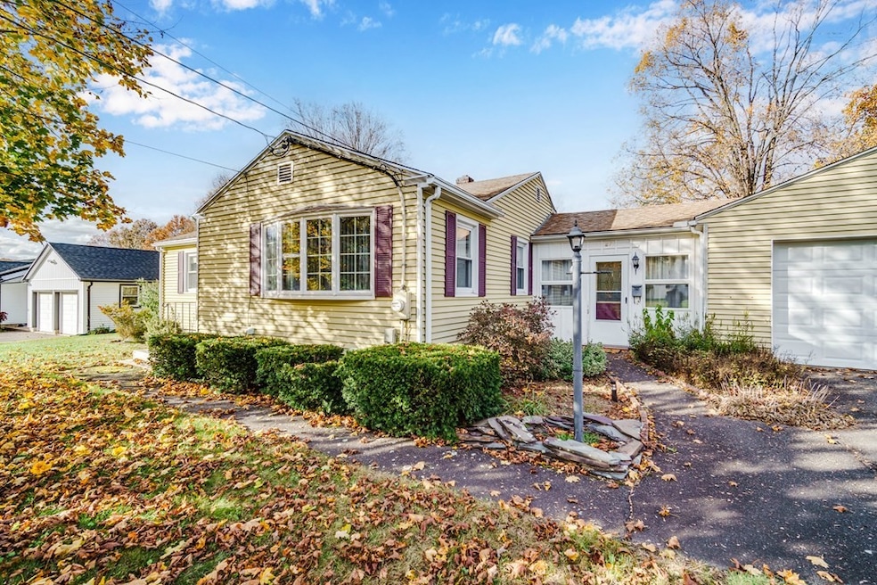 27 Hollywood St, South Hadley, MA 01075 MLS 73176468