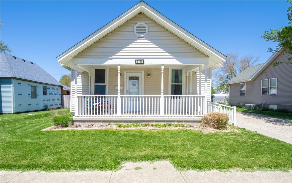 2716 Champaign Ave, Mattoon, IL 61938 - photo 1