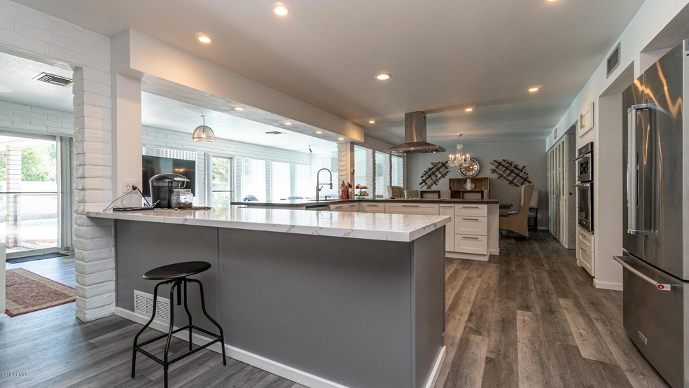 713 E Draper St-22