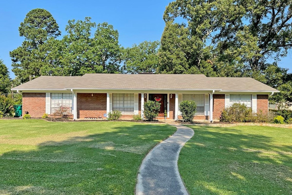 150 Skylark Dr, Texarkana, TX 75503 - photo 1