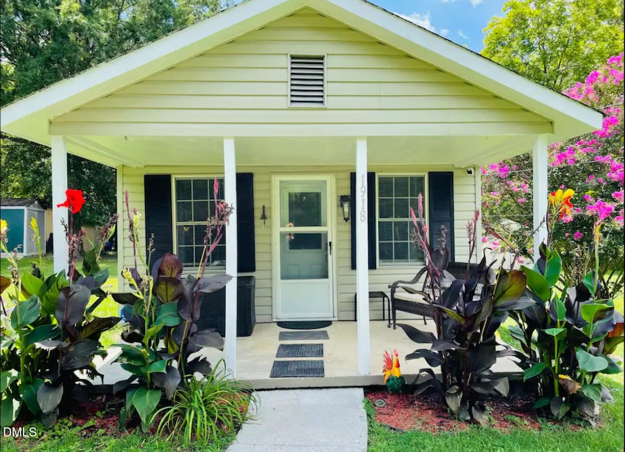 1918 Durham St, Burlington, NC 27217 - photo 1