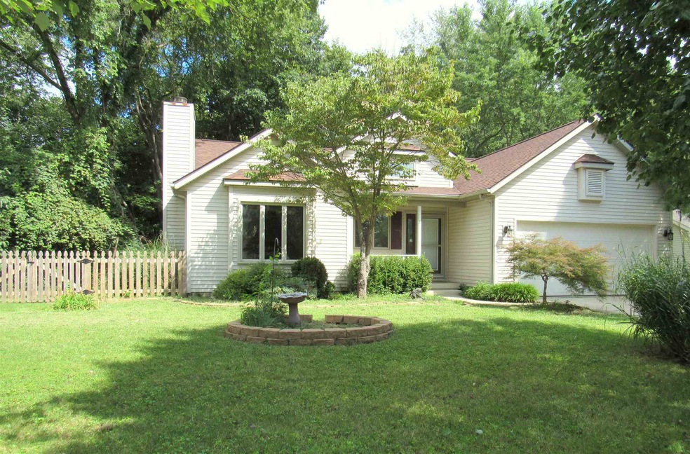 812 W Rosewood Dr, Bloomington, IN 47404 - photo 1