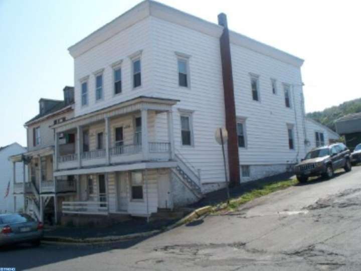 1236/38 Walnut St, Ashland, PA 17921 - photo 1