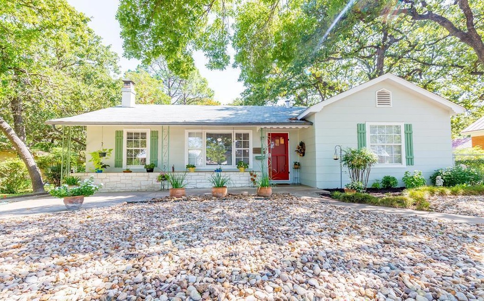 308 W College St, Fredericksburg, TX 78624 - photo 1