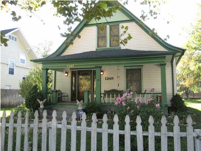 OLD CHARM HOME
