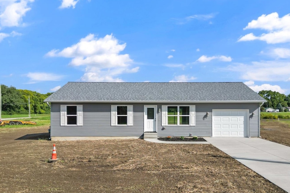 1173 Dove Ln, Milford, IN 46542 - photo 1