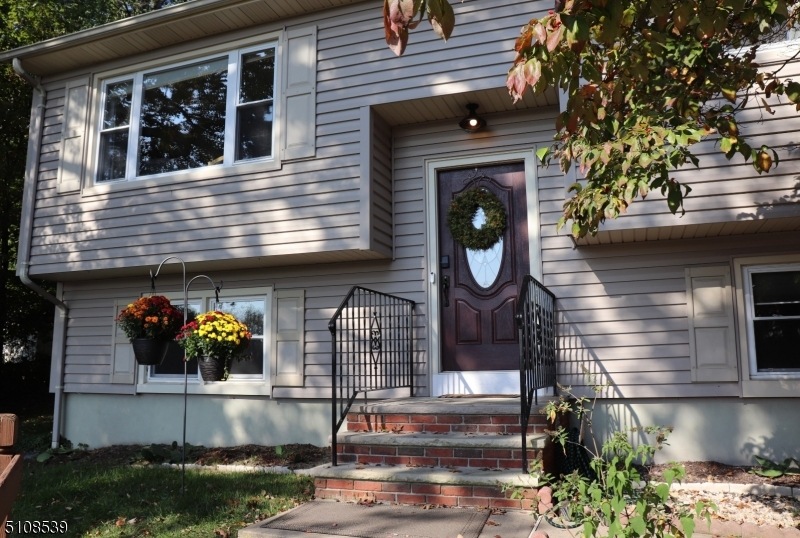 8 Mountain View Terrace, Sparta, NJ 07871 - photo 1