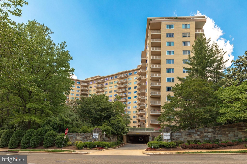 The Colonnade unit 204, Washington, DC 20007 - photo 1