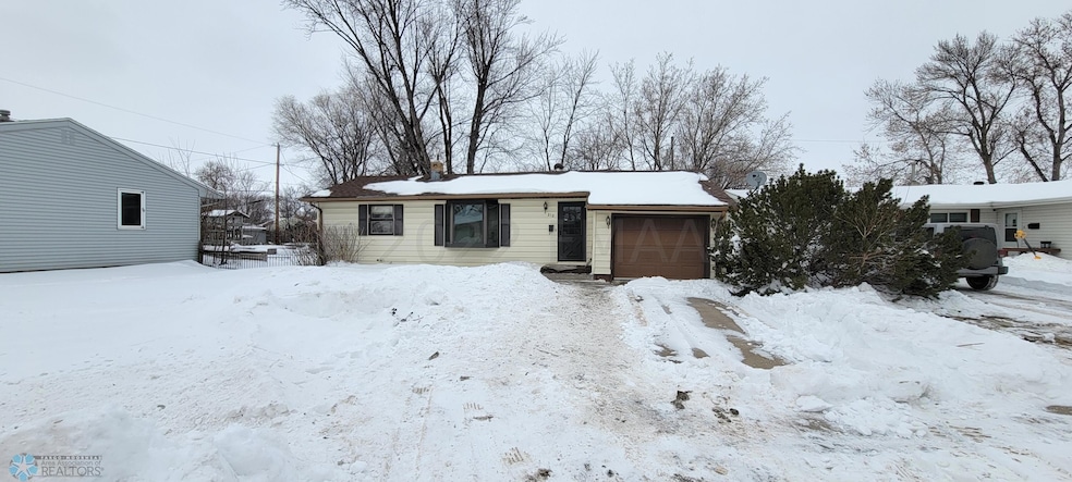 212 5th Ave E Fargo Pic