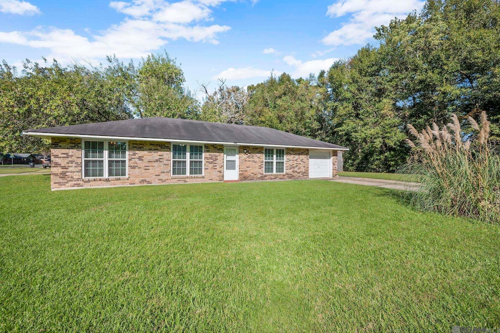 Pending $140,000 • Co-Listing Agent