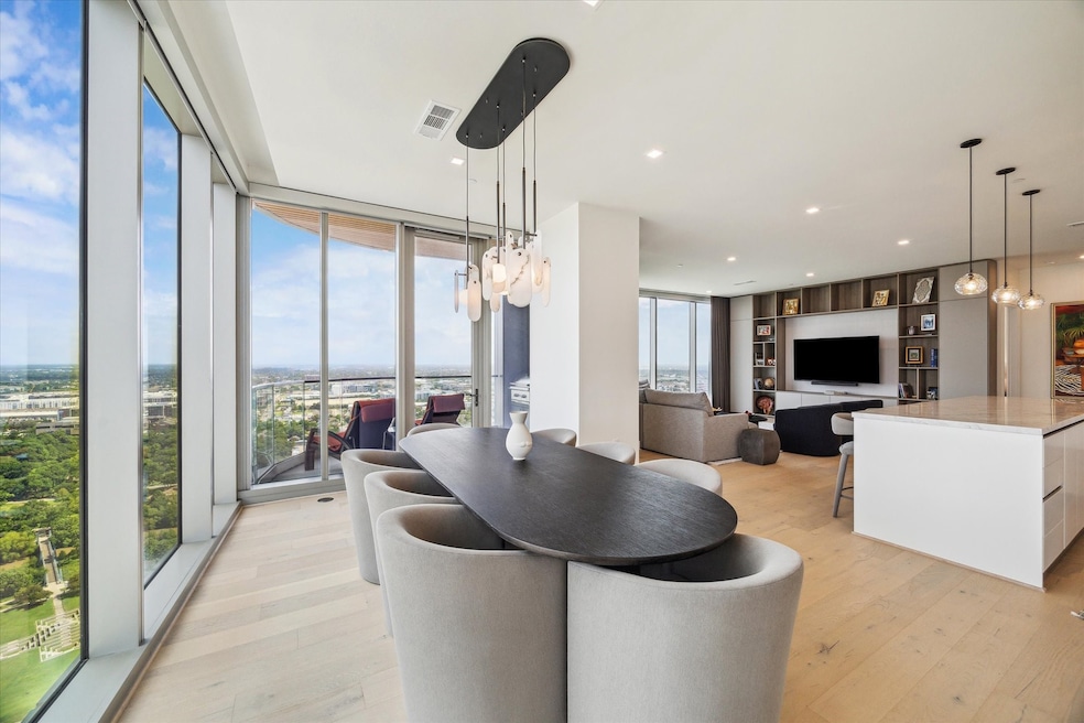 Unit 2601 features stunning designer upgrades and