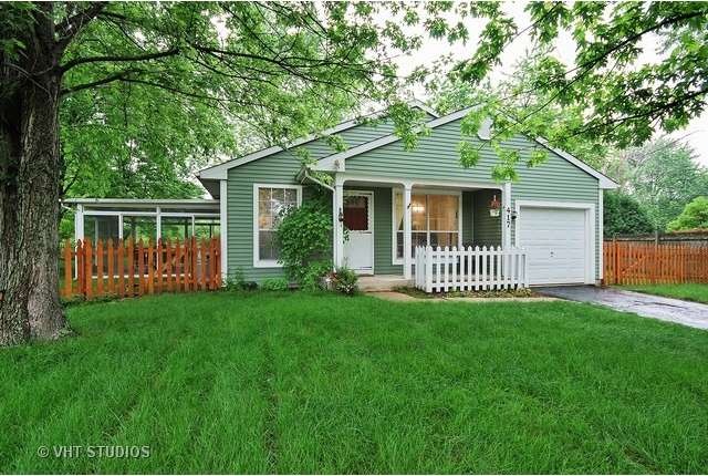 417 Bayview Ave, Naperville, IL 60565 - photo 1