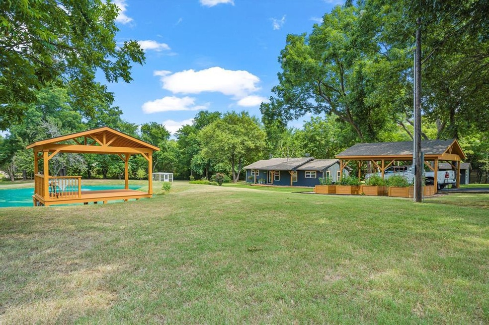 48 Tipps Rd, Whitesboro, TX 76273 - photo 1