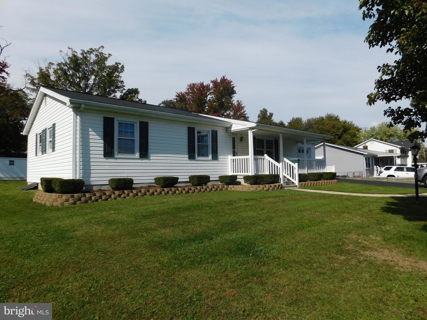 712 N Woodward Dr, Essex, MD 21221 - photo 1