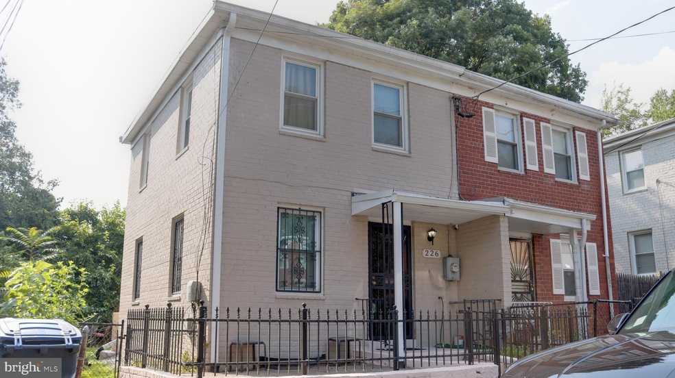226 56th St NE, Washington, DC 20019 - photo 1
